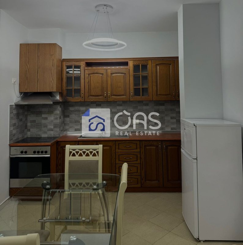 Apartament 1+1 me qera në Kodra e Diellit, Tiranë, 70 m²