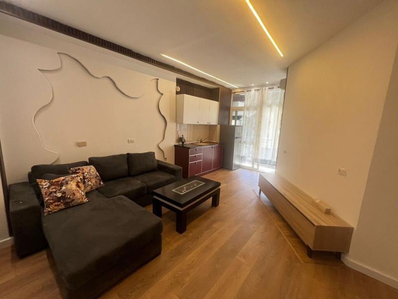 Appartamento 1+1 in vendita a Rruga Shkembi i Kavajes, Durazzo, 50 m²