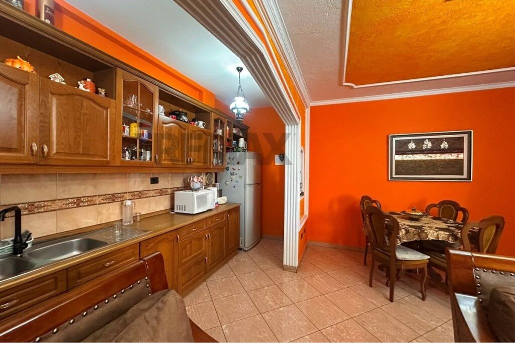 Appartamento in affitto a Rruga e Kavajës, Tirana, 130 m². Foto 3 di 3