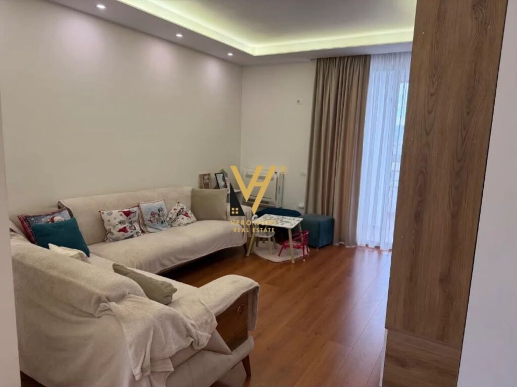 Apartament 2+1 me qera në Liqeni i Thatë, Tiranë, 94 m²