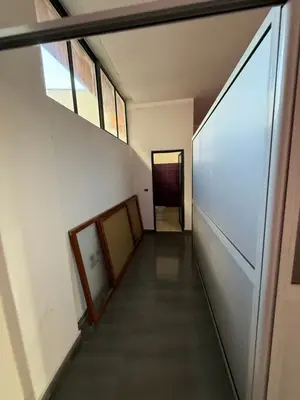 Negozio in affitto a Rruga Jeronim de Rada, Tirana, 52 m². Foto 3 di 9