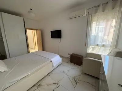 Apartament 2+1 me qera në Liqeni i Thatë, Tiranë, 86 m². Foto 7 nga 8