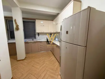 Appartamento 3+1 in affitto ad Inxhinieria, Tirana, 170 m². Foto 2 di 8