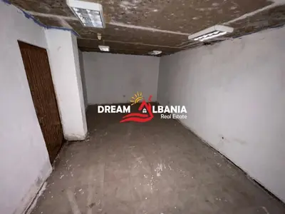 Warehouse for sale in Rruga e Durrësit, Tirana, 81 m². Photo 2 of 5