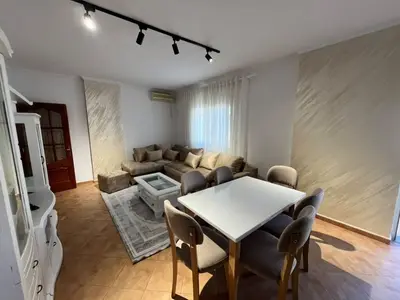Apartament 2+1 me qera në Rruga Aleksander Goga, Durrës, 90 m². Foto 2 nga 8