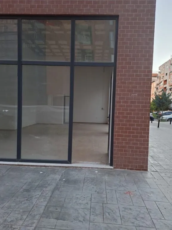 Lokal me qera në Bulevardi i Ri, Tiranë, 60 m². Foto 1 nga 8