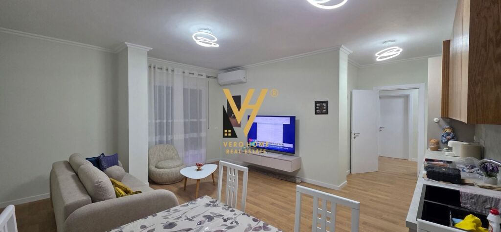 Apartament 2+1 me qera në Pazari i Ri, Tiranë, 98 m². Foto 2 nga 3