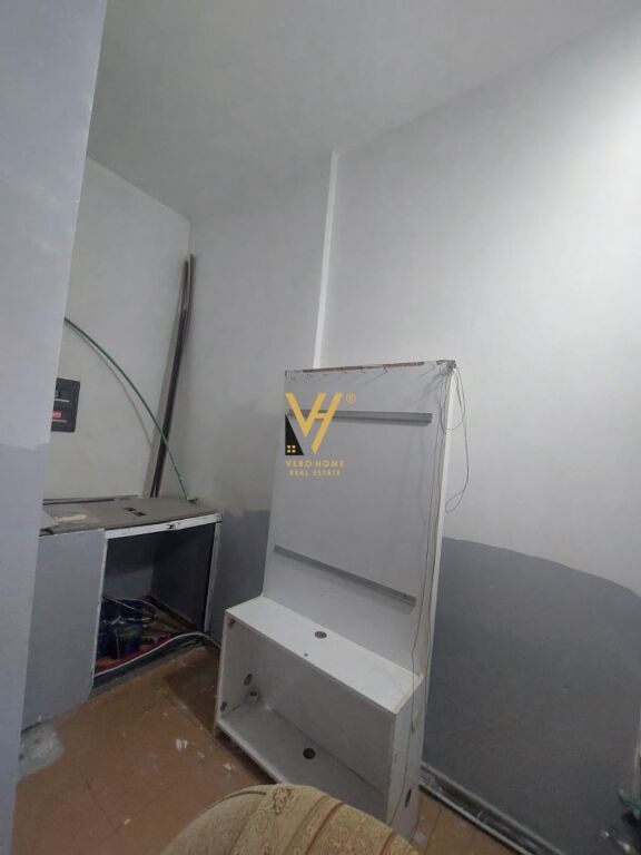 Dyqan në shitje në Tregu i Ri Elektrik, Tiranë, 42 m². Foto 3 nga 3