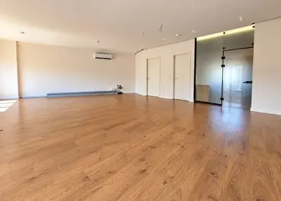 Ufficio in affitto a Rruga e Barrikadave, Tirana, 143 m². Foto 4 di 9