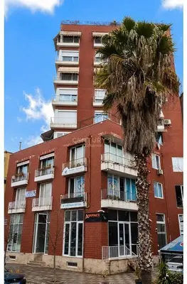 Apartament 1+1 me qera në Lulishtja 1 Maji, Tiranë, 75 m². Foto 1 nga 5