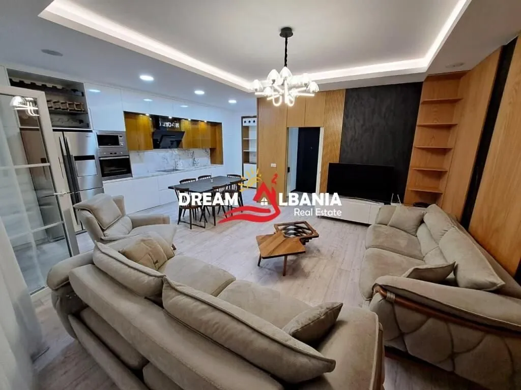 Appartamento 2+1 in affitto a Panorama apartment, Tirana, 115 m². Foto 1 di 12