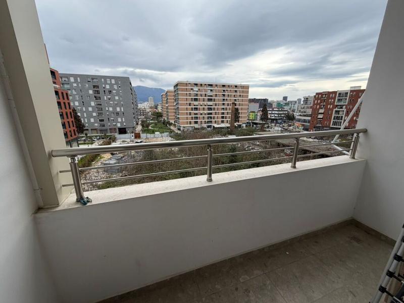 Apartament 2+2 me qera në Don Bosco, Tiranë, 100 m². Foto 2 nga 12