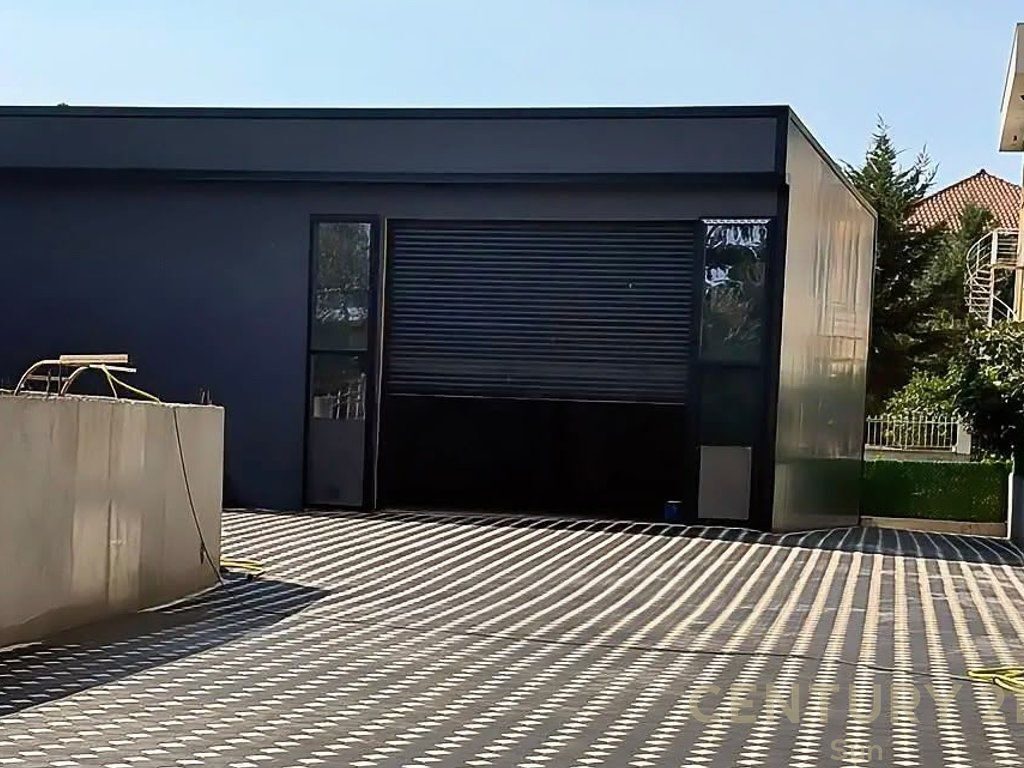 Magazinë me qera në Mëzez, Tiranë, 486 m². Foto 1 nga 3