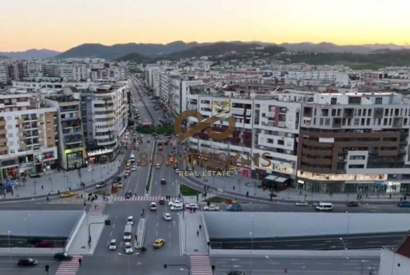 Garage 2+1 in vendita a Astir, Tirana, 86 m²