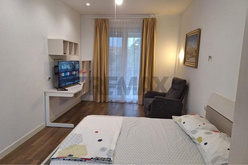 Vilë 4+1 në shitje në Mullet, Tiranë, 500 m². Foto 2 nga 5