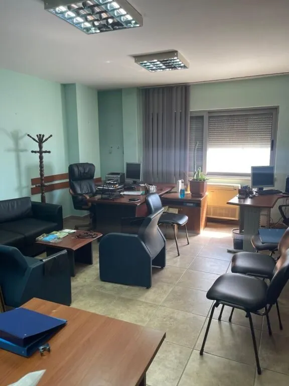 Ufficio in affitto a Selvia, Tirana, 45 m². Foto 1 di 4