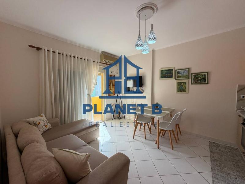 Apartament 1+1 me qera në Lungomare, Vlorë, 55 m². Foto 3 nga 9