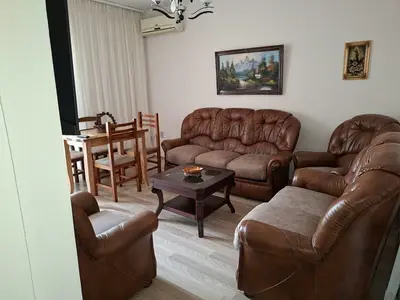 Apartament 1+1 me qera në Shkolla e Baletit, Tiranë, 53 m². Foto 1 nga 6