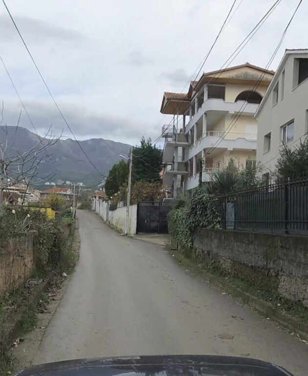 House for sale in Kodra e Priftit, Tirana, 463 m². Photo 2 of 3