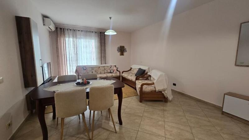 Apartament 2+1 me qera në Rruga Stavri Themeli, Tiranë, 100 m². Foto 5 nga 6