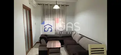 Apartament 1+1 me qera në Myslym Shyri, Tiranë, 50 m². Foto 2 nga 10