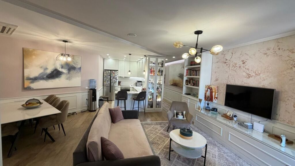 Apartament 2+1 në shitje në Xhamia e Tabakeve, Tiranë, 115 m². Foto 1 nga 3
