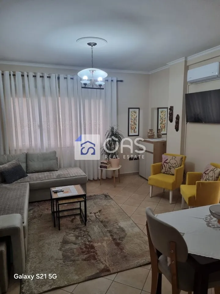 Apartament 1+1 me qera në Shkolla e Baletit, Tiranë, 75 m². Foto 1 nga 8