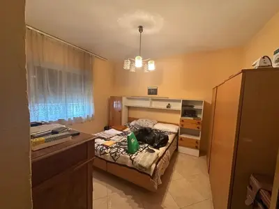 Apartament 3+1 në shitje në Blloku i Ambasadave, Tiranë, 89 m². Foto 3 nga 5
