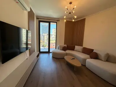 Apartament 2+1 me qera në Kompleksi Dinamo, Tiranë, 103 m². Foto 2 nga 10