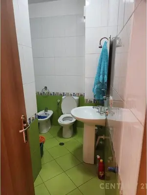 Apartament 2+1 me qera në Rruga e Kavajës, Tiranë, 80 m². Foto 9 nga 9