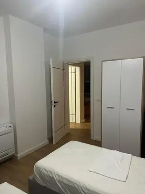 Apartament 2+1 me qera në Rruga Hajredin Haxhiraj, Vlorë, 110 m². Foto 8 nga 12
