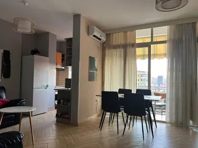 Apartament 2+1 me qera në Rruga e Kavajës, Tiranë, 87 m². Foto 2 nga 6