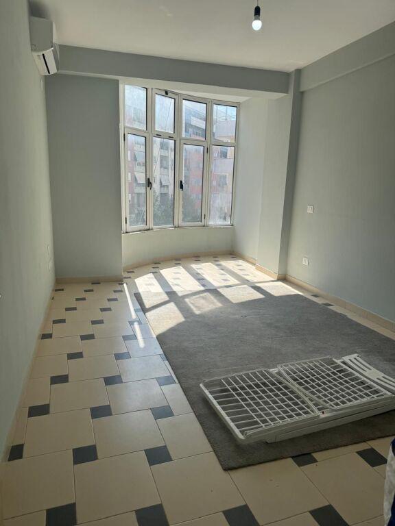Apartament 2+1 në shitje në Rruga Loni Ligori, Tiranë, 124 m². Foto 5 nga 6