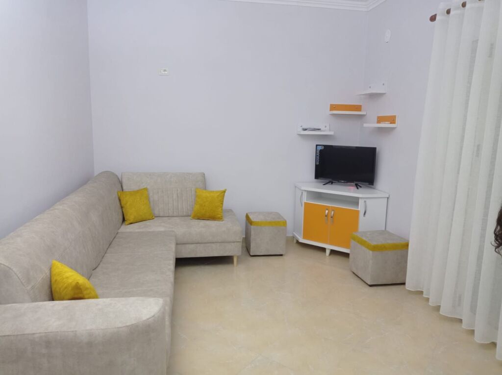 Apartment 2+1 for rent in Kinostudio, Tirana, 100 m². Photo 1 of 3