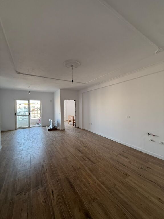 Apartment 1+1 for sale in Astir, Tirana, 74 m². Photo 2 of 3