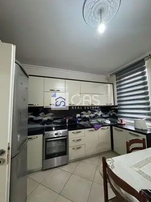 Apartament 1+1 me qera në Astir, Tiranë, 70 m². Foto 3 nga 5