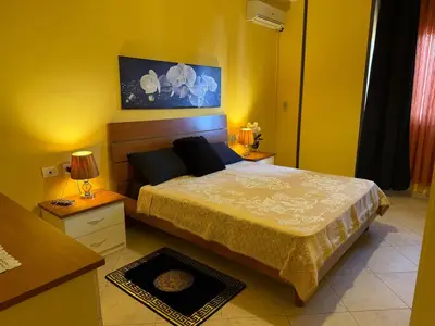 Apartament 2+1 me qera në Myslym Shyri, Tiranë, 120 m². Foto 7 nga 12