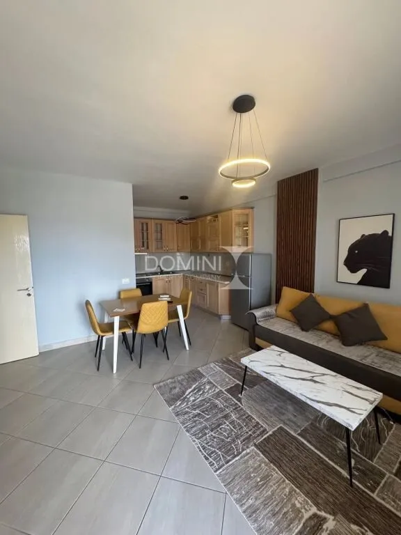 Apartament 1+1 në shitje në Rruga 5 Maji, Tiranë, 70 m². Foto 1 nga 6