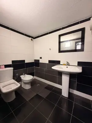Ambient biznesi në shitje në Ujësjellës Kanalizime, Durrës, 130 m². Foto 3 nga 5