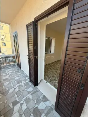 Apartment 2+1 for rent in Stacioni i Trenit, Durrës, 77 m². Photo 10 of 12