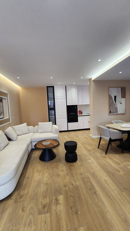 Apartament 2+1 në shitje në Rruga e Durrësit, Tiranë, 118 m². Foto 1 nga 3