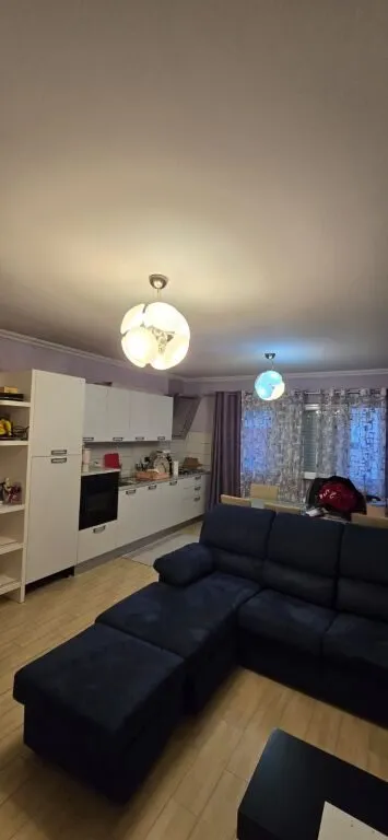 Appartamento 2+1 in affitto ad Instituti Harry T. Fultz, Tirana, 90 m². Foto 1 di 3