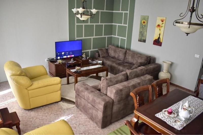 Apartament 2+1 me qera në Rruga Bardhok Biba, Tiranë, 110 m². Foto 3 nga 10