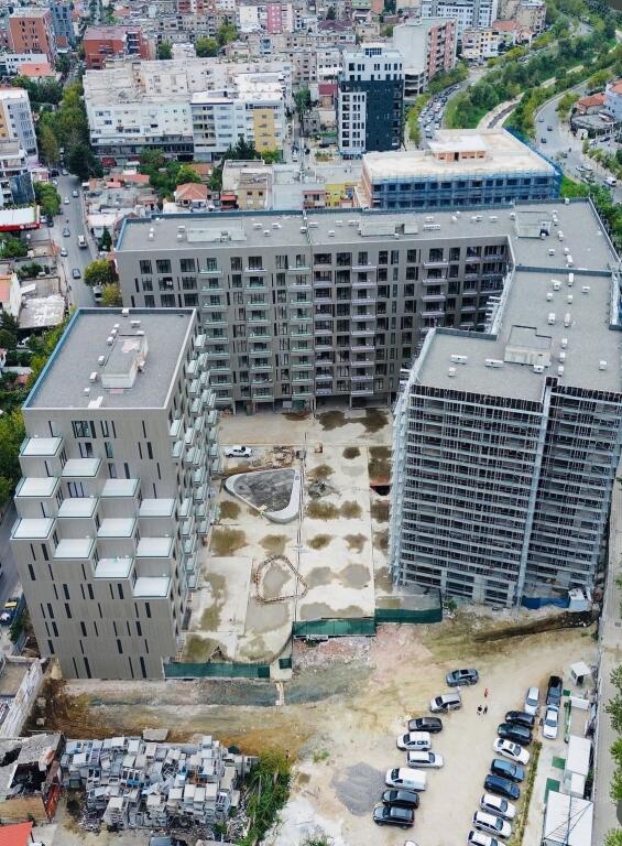 Locale commerciale in vendita a Bulevardi Bajram Curri, Tirana, 1.094 m². Foto 2 di 3
