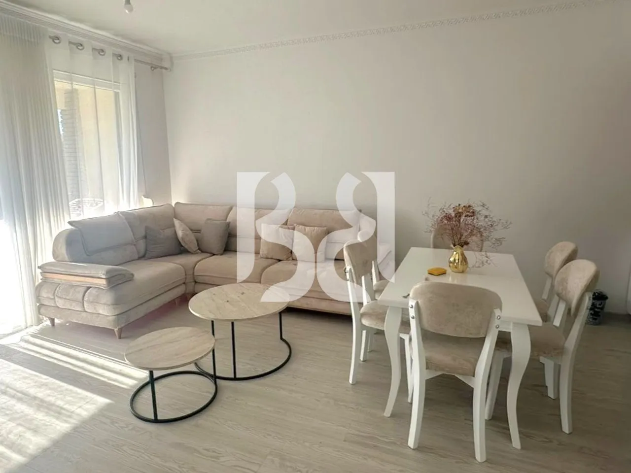 Appartamento 2+1 in affitto ad Ish Fusha e Aviacionit, Tirana, 90 m². Foto 1 di 10