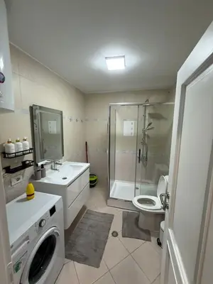 Apartament 1+1 me qera në Liqeni i Thatë, Tiranë, 70 m². Foto 8 nga 9