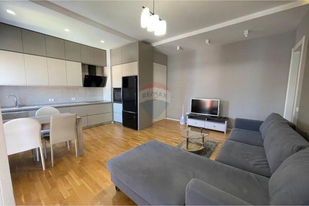 Apartment for rent in Kompleksi Delijorgji, Tirana, 120 m². Photo 2 of 3