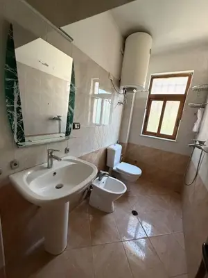 Apartament 2+1 me qera në Vasil Shanto, Tiranë, 100 m². Foto 4 nga 8