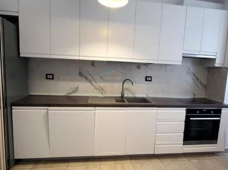 Apartament 1+1 në shitje në Rruga Xhanfize Keko, Tiranë, 66 m². Foto 4 nga 6