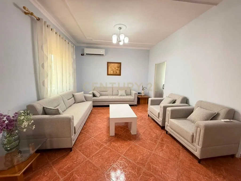 Apartament 2+1 me qera në Vilat Gjermane, Tiranë, 110 m². Foto 1 nga 6